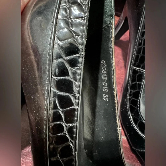 Christian DIOR Heels Shoes Designer Black/Gold Pointed Toe Pumps Size 4 (35) EUC - Picture 11 of 13